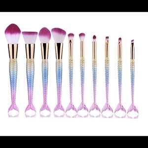 Rainbow Mermaid Tail Makeup Brush Set